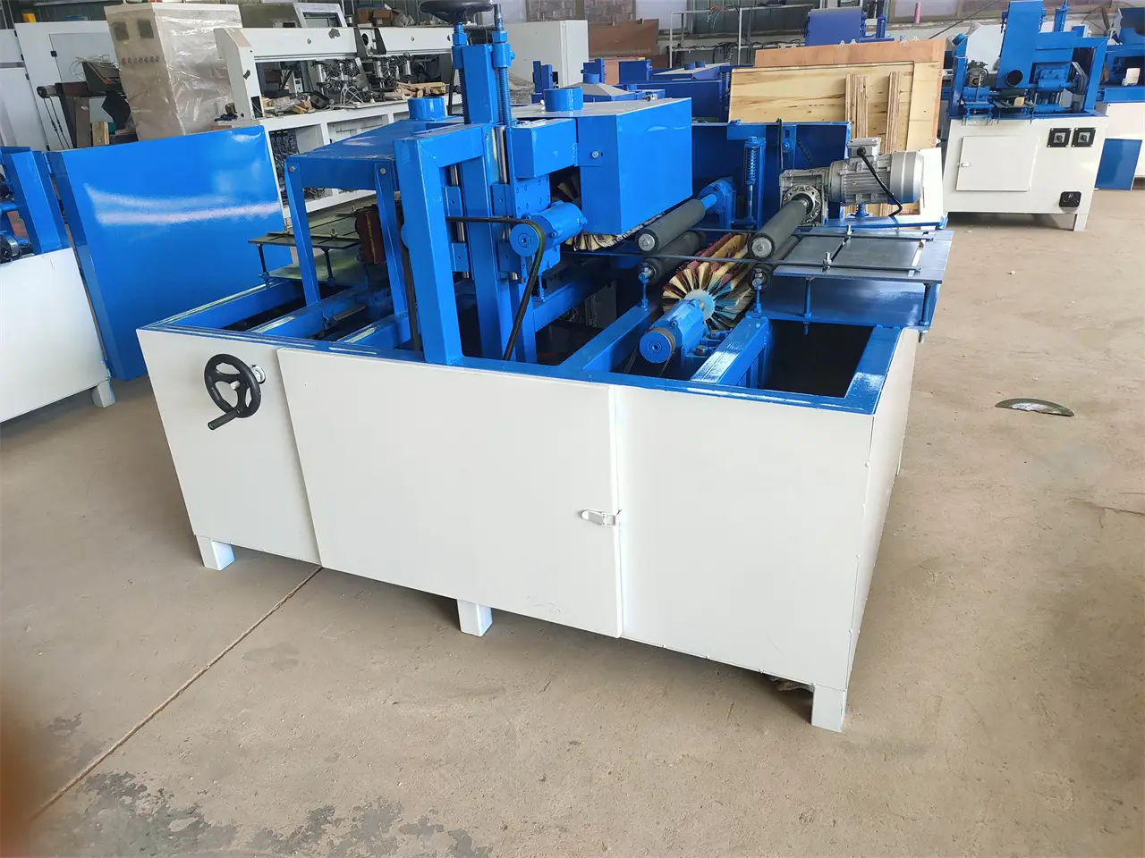 電動(dòng)打磨機(jī)：研磨機(jī)拋光機(jī) 動(dòng)力強(qiáng)勁的“高效表面處理主力”